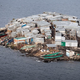 Ilustración para el artículo titulado Migingo, la isla con el tamaño de medio campo de fútbol donde viven más de 130 personas